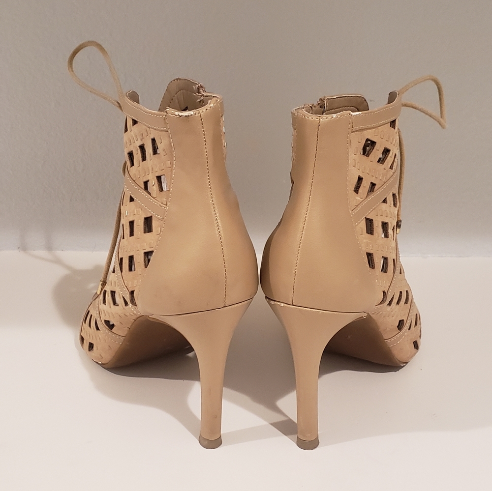 NWOT Gianni Bini Laser-cut Peep Toe Booties - Picture 5 of 7